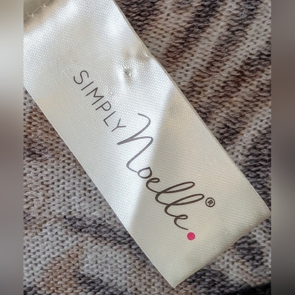 Simply Noelle Animal Print Wrap Poncho - Picture 6 of 14